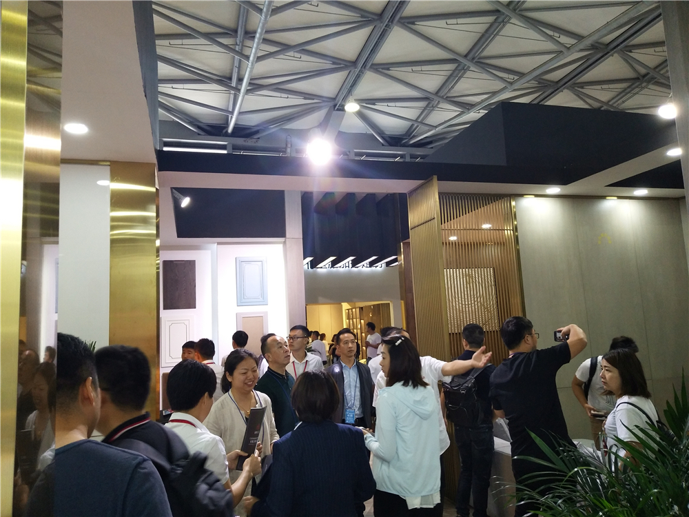 亚洲成人性爱在线播放 2019年上海厨卫展圆满落幕 品尊工匠载誉而归(图2)